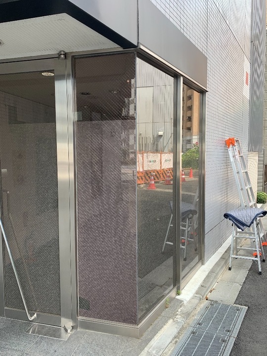 ガラス交換・修理が格安＆即対応！「ガラスマート!」お店・商業施設の