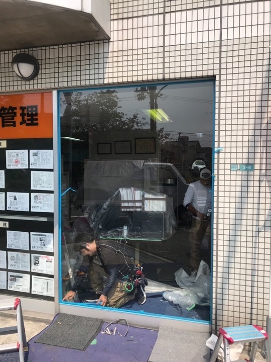 ガラス交換・修理が格安＆即対応！「ガラスマート!」お店・商業施設の 